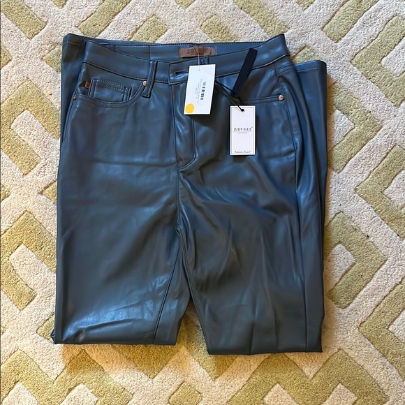 NWT Judy Blue Faux Leather Pants - Size 28 - Picture 1 of 5